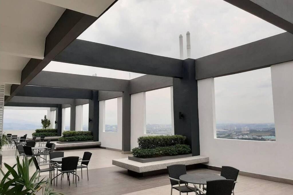 Apple Home 2 At Menara Simfoni, King Size Bed, Cheras, Nexflix, Wifi, Parking Seri Kembangan Exterior foto