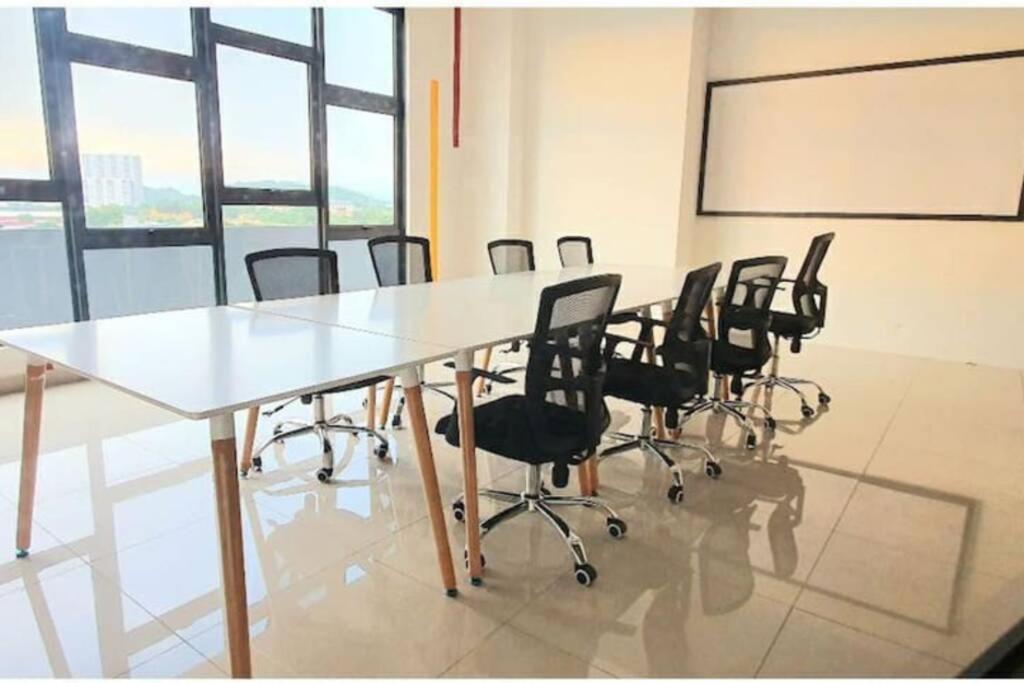 Apple Home 2 At Menara Simfoni, King Size Bed, Cheras, Nexflix, Wifi, Parking Seri Kembangan Exterior foto