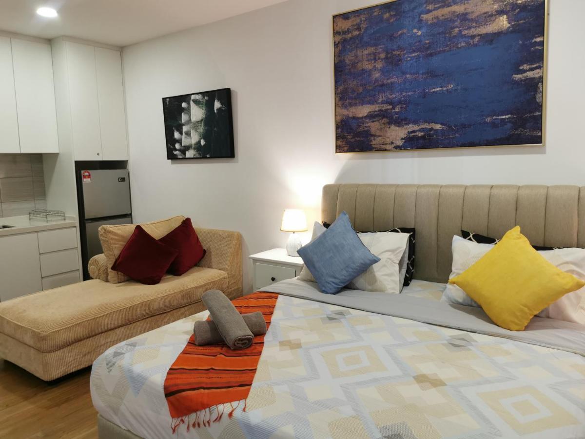 Apple Home 2 At Menara Simfoni, King Size Bed, Cheras, Nexflix, Wifi, Parking Seri Kembangan Exterior foto